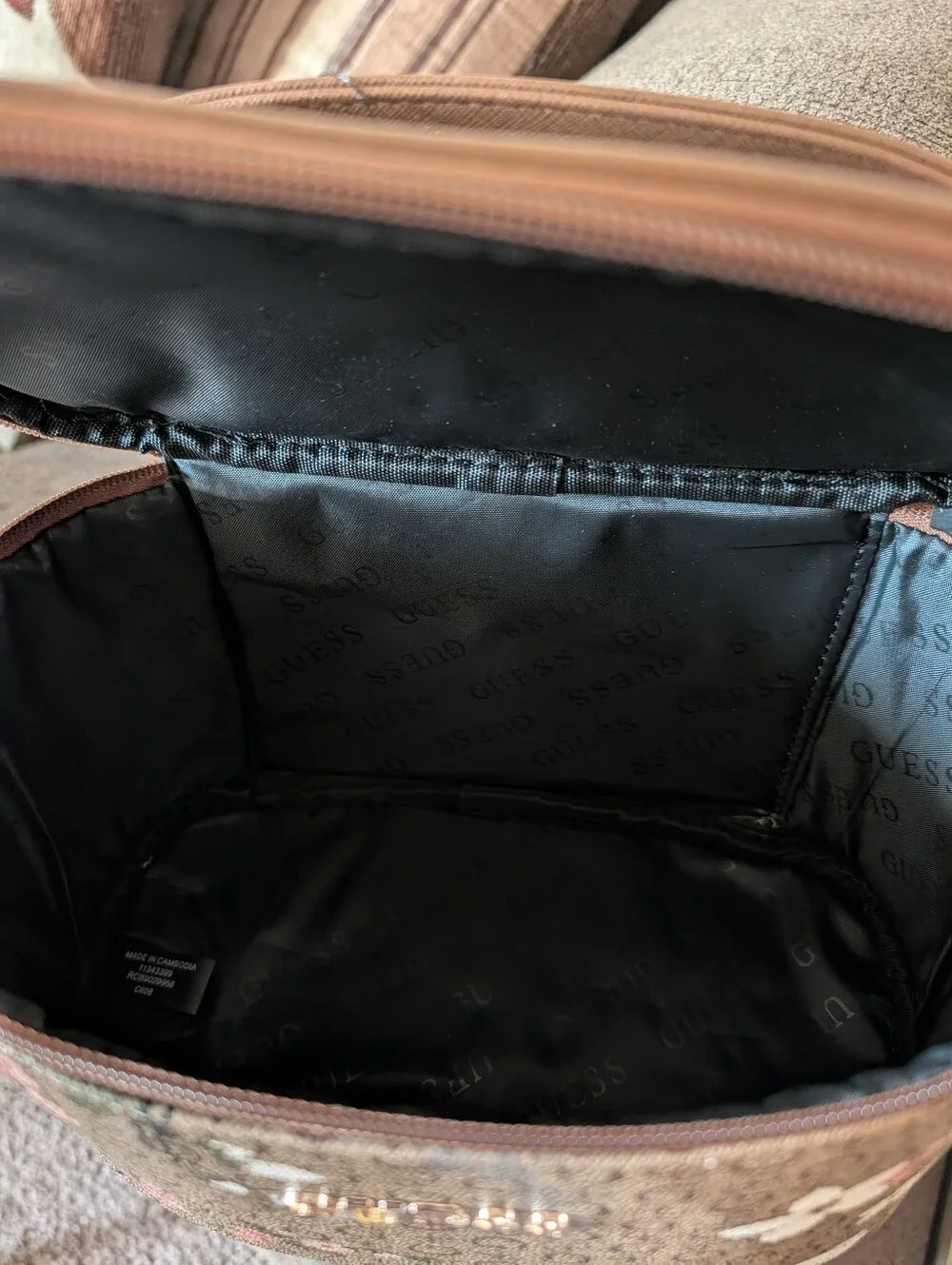 Guess Brown Floral Logo Vanity Case with Pink Accents - Picture 3 of 3